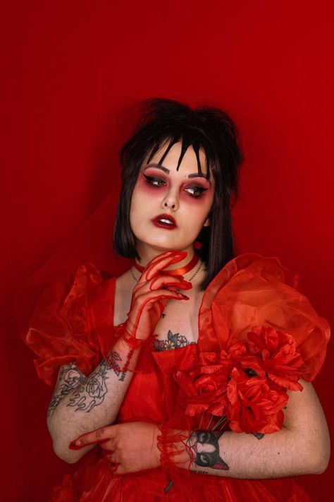 Lydia Deetz Wedding Makeup, Bettle Juice Outfits, Lydia Beetlejuice Makeup, Beetlejuice Photoshoot, Lydia Beetlejuice Costume, Lydia Deetz Makeup, Lydia Cosplay, Lydia Deetz Beetlejuice, Lydia Deetz Costume