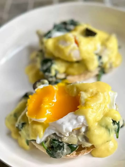 French Eggs, How To Make Eggs, Louisiana Recipes, Brunch Dishes, Easy Eggs, Egg Dish, Paleo Breakfast, Breakfast Brunch Recipes, Breakfast Time