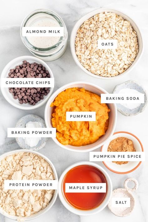 Pumpkin Protein Bars, Homemade Protein Powder, Pumpkin Baking, Baking With Protein Powder, Baked Pumpkin Oatmeal, Pumpkin Pie Protein, Oats Chocolate, Eating Bird Food, Pumpkin Protein