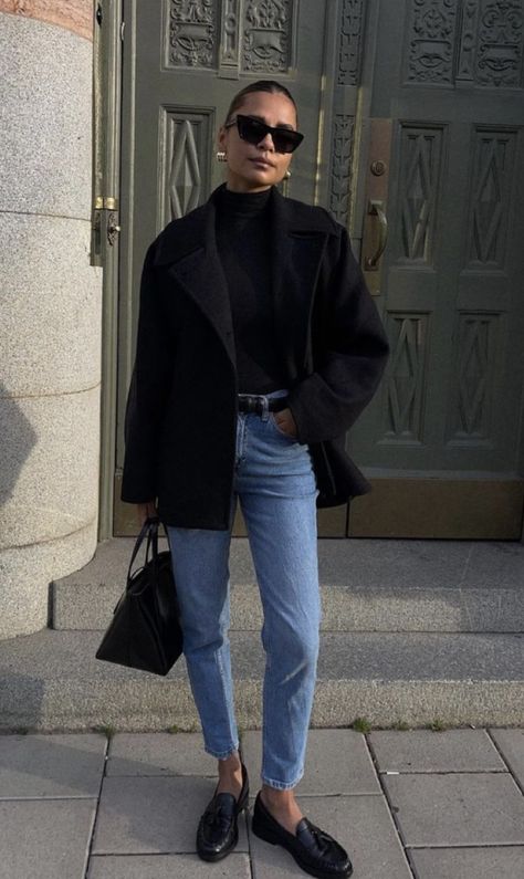 Mom Jeans Outfit Classy, Aw Outfits, Look 2023, Emelie Lindmark, Casual Chique Stijl, Look Festival, Mom Outfit, Instagram Autumn, Winter Fashion Outfits Casual