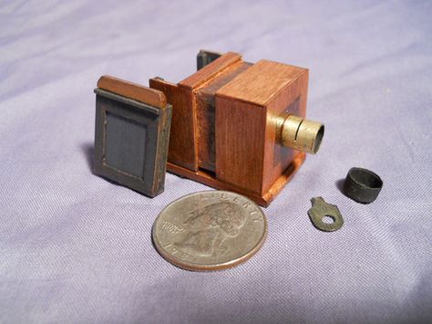 Fully working tiny wet-plate camera. Wetplate Collodion, Little Big Planet, Box Camera, Color Test, Small Camera, Plate Camera, Mini Things, Handmade Miniatures, Cutest Thing Ever