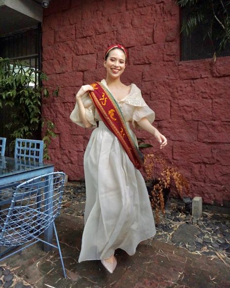 Filipina Graduation Dress, Sablay Graduation Dress, Barot Saya Modern, Up Graduation Sablay, Philippine Wedding Dress, Filipiniana Costume, Philippine Costume, Filipino Attire, Filipino Traditional Clothing