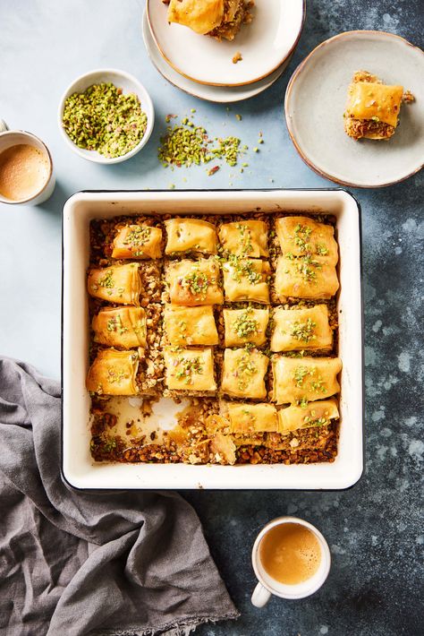 Baklava Recept, Baklava Recipe Easy, Turkish Baklava, Baklava Recipe, Pecan Nuts, Phyllo Dough, Honey Syrup, Best Ice Cream, Easy Food To Make