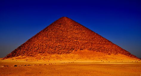 Red pyramid - Dahshur, Egypt Race Aesthetic, The Red Pyramid, Pyramid Structure, Ancient Structures, Red Pyramid, Ancient Places, Pyramids Egypt, Characters Aesthetic, Ancient Pyramids