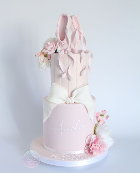 Pink Ballerina Cake, Ballet Themed Cake, Cake Ballerina, Tutu Cake, Swan Lake Cake, Ballet Baby Shower Ideas, Ballerina Birthday Party Ideas, Ballerina Party Cake, Ballerina Cake Ideas