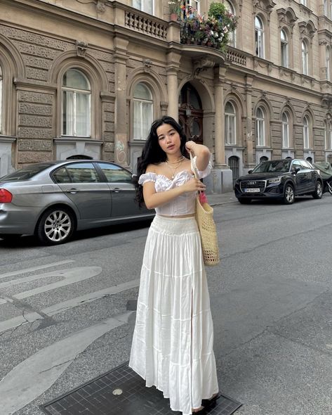 @apj.bella on ig Long White Skirt Outfits For Summer, Long Dress Outfit Summer, Apj Bella Outfit, White Skirt Aesthetic, White Long Skirt Outfit Ideas, White Maxi Skirt Outfit Summer, White Long Feminine Skirt, Long White Skirt Outfit Ideas, White Long Skirt Outfit