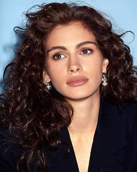 Julia Roberts Dark Hair, Julia Roberts Makeup 90s, 90s Julia Roberts Hair, Julia Roberts Makeup Tutorial, Julia Roberts Curls, Julia Roberts Style 90s Pretty Woman, Julia Roberts Hair Curly, Julia Roberts Style 90s Curly Hair, Julia Roberts 90s Hair