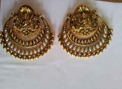 This is what Deepika Wore in "Ram-Leela" !!! Ramleela Deepika Padukone, Ram Leela, Stud Jewelry, Ear Rings, Deepika Padukone, Earrings Gold, Gold Earrings, Ram, My Style