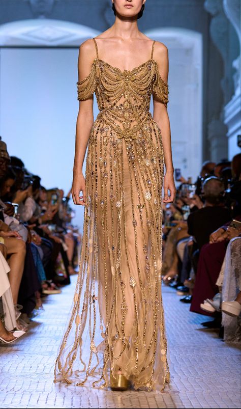 Elie Saab Fall 2023 Couture Elie Saab Gold Dress, Eli Saab 2023 Couture, Dune Inspired Dress, Elie Saab Couture 2023, Dune Inspired Outfit, Elie Saab 2023, Elie Saab Fall 2023, Fall 2023 Couture, 2023 Couture