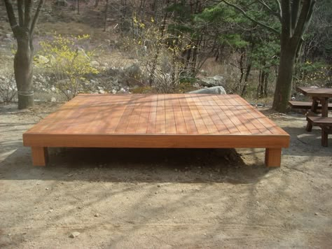 Korean Garden, Yoga Platform, Backyard Table, Hot Tub Designs, Platform Bed Designs, Wooden Picnic Tables, Deck Table, Saltbox Houses, Cement Garden