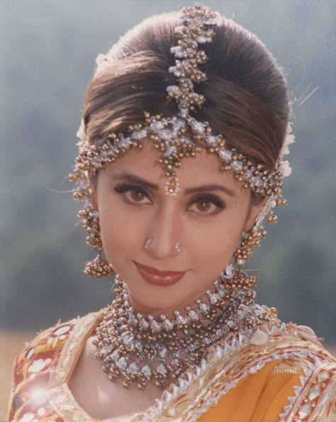 Retro Bollywood Urmila Matondkar, Bolzano Italy, Retro Bollywood, 90s Bollywood, Indian Woman, Vintage Bollywood, Indian Aesthetic, Bollywood Girls, South Asian