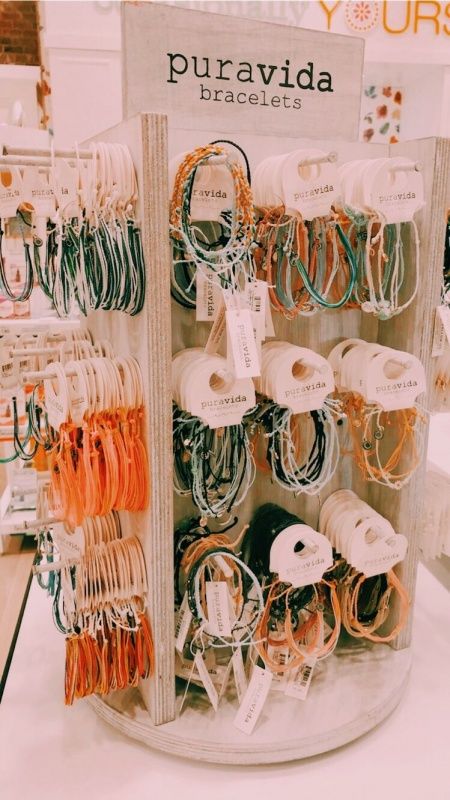 Puravida Bracelets, Types Of Bracelets, Pura Vida Bracelets, Mia 3, Bracelets And Necklaces, Summer Bracelets, Cute Bracelets, Jewelry Inspo, Christmas Wishlist