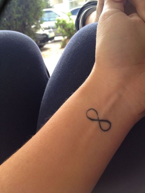 Infinity Tattoo Aesthetic, Infinity Tattoo Meaning, Small Infinity Tattoos, Infinity Sign Tattoo, Infinity Tattoo On Wrist, Memorial Tattoo Ideas, Small Henna Designs, Feather With Birds Tattoo, Mother Son Tattoos