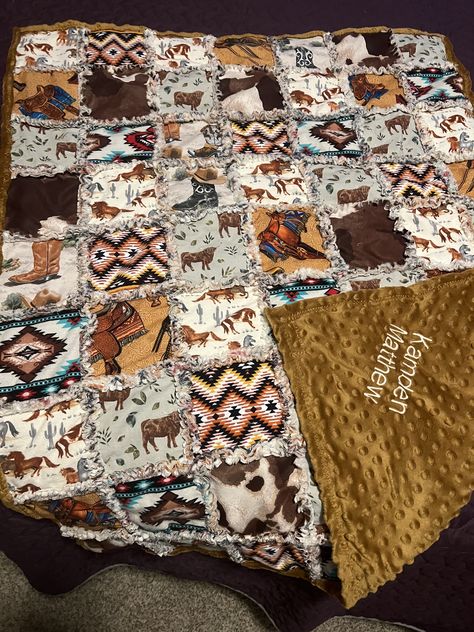 Neutral Rag Quilt, Western Rag Quilt, Western Quilt Ideas, Cowgirl Essentials, Western Blankets, Cowboy Quilt, Western Quilts, Rag Quilt Patterns, Cowgirl Stuff