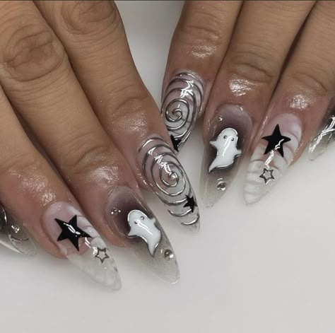 nails, nails inspo, square nails, coffin nails, long nails, gem nails, french nails, ombre nails, nail design, short nails, oval nails, pointy nails, stiletto nails, chrome nails, glitter nails, ombré nails, nude nails, halloween nails Halloween 3d Nail Art, Halloween Nail Inspo Almond, Halloween Nails Y2k, Halloween Sets Nails, Spooky Nails Almond, Y2k Halloween Nails, Edgy Halloween Nails, Fnaf Nails, 3d Halloween Nails