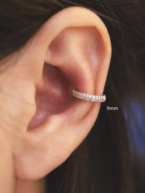 Ohrknorpel Piercing, Ear Piercing Helix, Piercing Snug, Jewellery Findings, Snug Piercing, Types Of Ear Piercings, Jewellery Shops, Faux Piercing, Cute Ear Piercings