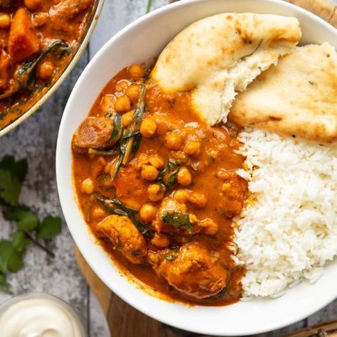 The Ultimate Halloumi Curry - Don't Go Bacon My Heart Halloumi Curry Recipe, Halloumi Curry, Veggie Mains, Roasted Vegetable Soup, Halloumi Cheese, Deliciously Ella, Veggie Meals, Veggie Food, Summer Pasta Salad