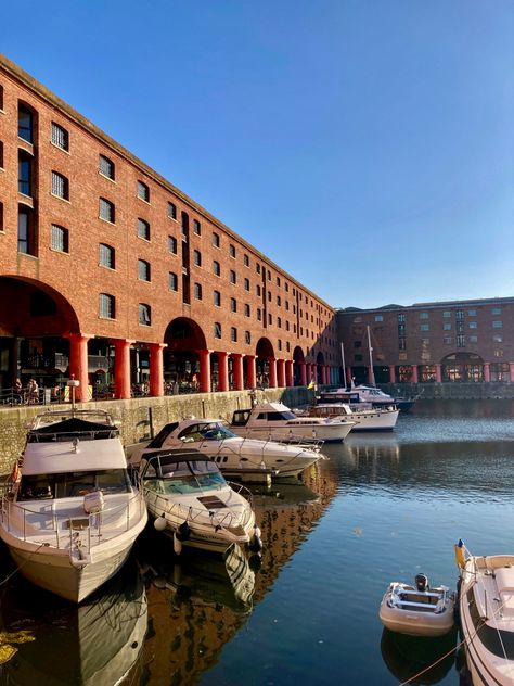 Liverpool Albert Dock, University Planning, Uk Landmarks, Liverpool Photos, University Plan, Liverpool Waterfront, Summer Boating, Liverpool Docks, University Of Liverpool