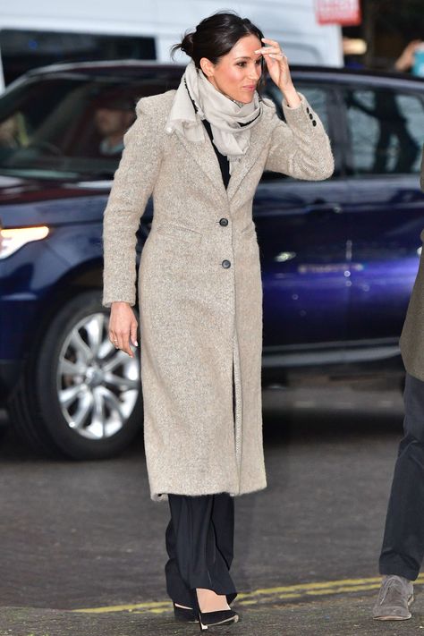 Meghan Markle Coat, Meghan Markle Latest, Camel Coat Outfit Classy, Camel Coat Outfit Casual, Estilo Meghan Markle, Princ Harry, Meghan Markle Outfits, Camel Coat Outfit, Camel Wool Coat