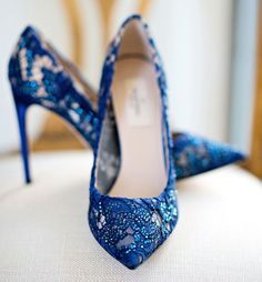 Blue Lace Wedding Shoes | 9 Beautiful Pairs of Bridal Shoes Sepatu Pump, Blue Bridal Shoes, Hak Tinggi, Blue Wedding Shoes, Wedding Shoes Lace, Lace Heels, Blue Heels, Prom Shoes, Bride Shoes