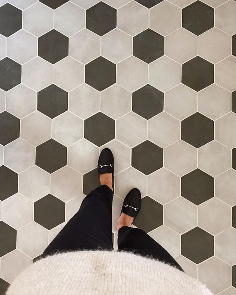 Hexagon Checkerboard Floor, Checkered Hexagon Tile, Checkered Floor Bathroom Ideas, Ceramic Tiles Floor, Hexagon Floor Tile, Hexagon Kitchen Floor Tile, Hexagon Kitchen Floor, Hexagon Tile, Hexagon Tile Kitchen