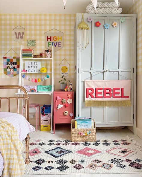 Yellow Toddler Room, Green Girls Rooms, Eclectic Kids Room, Stylish Kids Room, Eleanor Bowmer, White Kids Room, Kids Room Bed, Kids Rooms Inspo, Shared Girls Bedroom