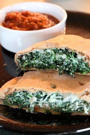 Spinach Calzone Recipe, Spinach Calzone, Cheese Calzone, Calzone Recipe, Whole Wheat Pizza, Spinach And Cheese, Food For Thought, Italian Recipes, Great Recipes