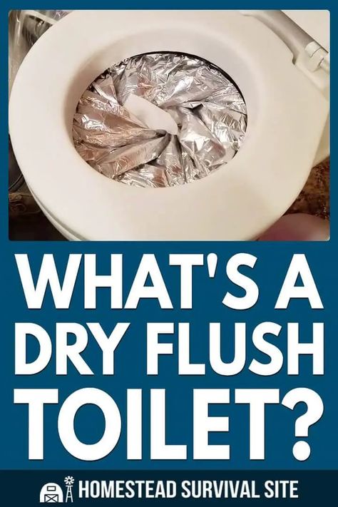 A dry flush toilet allows you to have a commode in your home without a sewage hook-up or a plumbing system. Toilet Outdoor Design, Backyard Toilet, Dry Flush Toilet, Outdoor Toilet Ideas, Outdoor Toilet And Shower, Pool Toilet, Diy Septic System, Diy Composting Toilet, Dry Cabin