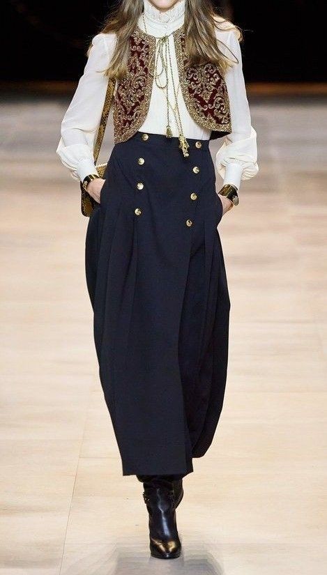 Russian Runway Fashion, Russian Inspired Fashion, Russian Style Fashion, Traditional French Clothing, Style Inspiration Edgy, Mode Kimono, French Outfit, Retro Mode, Russian Fashion