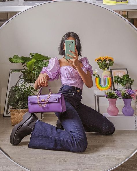 Moda • Instagram Purple Purse Outfit, Purse Outfit, Purple Purse, Powerful Images, Colourful Outfits, Womens Fashion Trends, Aesthetic Outfits, Y2k Fashion