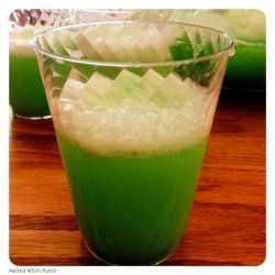 Melted Witch Punch Recipe - Perfect for a Wizard of OZ themed party, or even Halloween! Witch Punch, Camping Party Foods, Wizard Of Oz Theme, Midori Sour, Wizard Of Oz Decor, 6th Birthday Party, Halloween Punch, Punch Recipe, Lime Soda