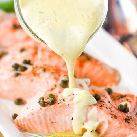 Poached salmon with hollandaise sauce being poured on top Healthy Hollandaise Sauce, Best Hollandaise Sauce, Mother Sauce, Vegan Hollandaise Sauce, Easy Hollandaise, Easy Hollandaise Sauce, Homemade Hollandaise Sauce, Recipe For Hollandaise Sauce, Sauce For Salmon