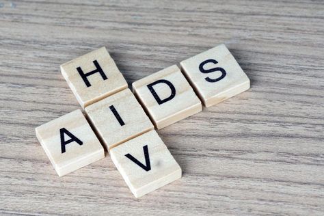 【 Life 360 Tips 】 What if you had HIV and didn’t even know it? HIV is very scary. And what’s even scarier is that most people overlook the symptoms that could serve as warning signs. But that doesn’t have ... Symptoms Of Hiv, What Is Hiv, Signs Of Hiv, Hiv Symptoms, Hiv Prevention, Bad Headache, Persistent Cough, Daily Health Tips, Very Scary