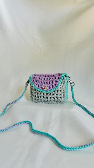 Crochet Mini Bag Tutorial, Sling Bag Crochet, Crochet Sling Bag, Crochet Mini Bag, Knit Bags, Mini Sling Bag, Bag Tutorial, Bags Tutorial, Knitted Bags