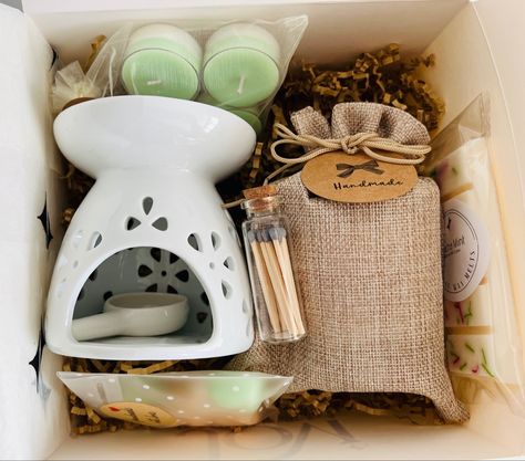 Wax Melts Gift Set, Wax Melt Gift Set, Candle Package Ideas, Wax Melts Aesthetic, Wax Melt Gift Box Ideas, Candle Packing Ideas, Candle Packaging Ideas Boxes, Wax Melt Packaging Ideas, Candle Gift Box Ideas