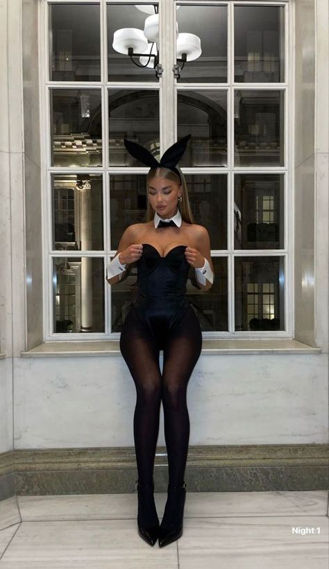 Hugh Hefner And Bunny Costume, Hot Halloween Costumes Women, Halloween Poses, Playboy Bunny Outfits, Black Halloween Costumes, Bunny Halloween Costume, Halloween 23, Classy Halloween Costumes, Fairy Halloween Costumes