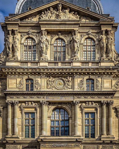 French Rococo Architecture, Traditional French Architecture, Rococo Architecture Exterior, French Buildings Architecture, Cottage Reference, Sketches Animals, Classic Mansion, French Buildings, Architecture Photography Buildings