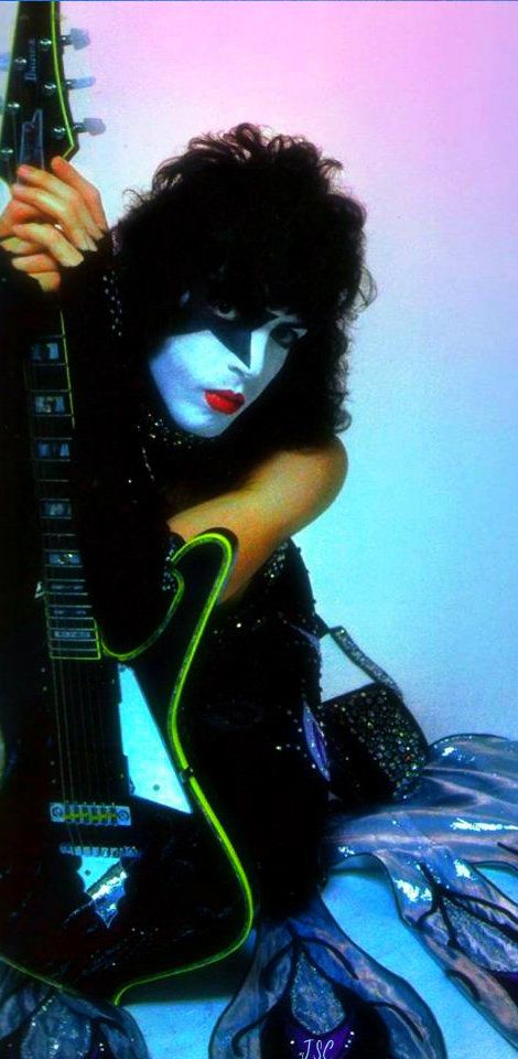 Kiss Phone Wallpaper, Paul Kiss, Kiss Images, Kiss Army, Kiss Pictures, Kiss Art, Big Kiss, Hot Band, Paul Stanley