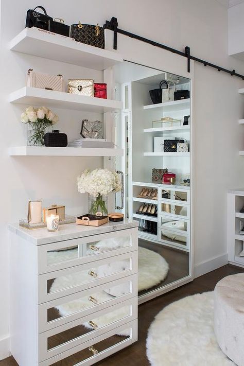 Dressing Room Closet Walk In Wardrobe Mirror Sliding Doors, Closet Mirror Ideas, Walk In Closet Door, Sliding Mirror Closet Doors, Reka Bentuk Bilik Tidur, Mirror Closet, Closet Door Makeover, Mirror Closet Doors, Dream Closet Design