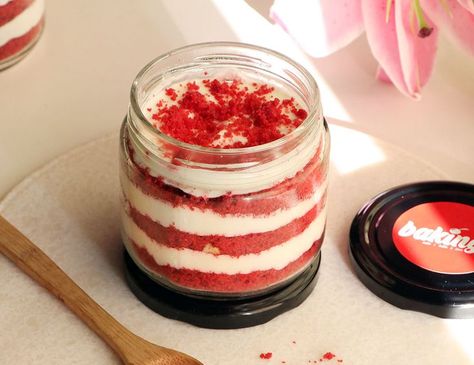 Red Velvet Single Jar Cake in Surat Red Velvet Jar Cake, Ice Cream Jar, Cake Captions, Red Velvet Ice, Red Velvet Ice Cream, Jar Cake, Kitkat Cake, Order Cakes Online, Pinata Cake