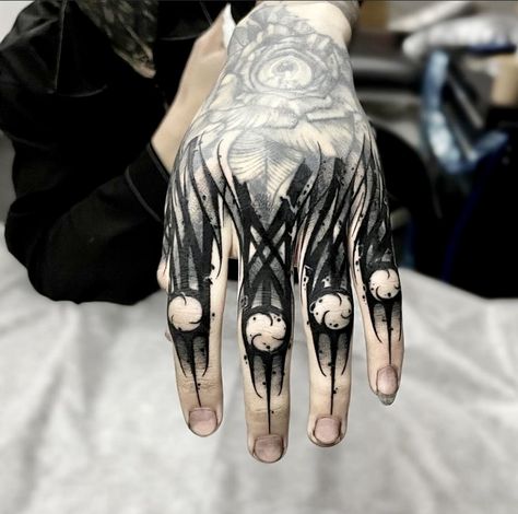 Horror Knuckle Tattoo, Finger Tattoos Blackwork, Gothic Forarm Tattoos, Tattoo Finger Cover Up, Blacked Out Finger Tattoo, Blackwork Finger Tattoo, လက်ခုံ Tattoo, Hand And Finger Tattoos Men, Dark Hand Tattoos For Men