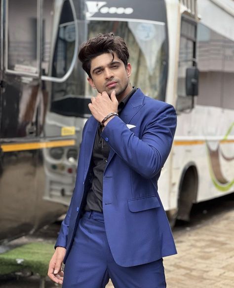 Abhishek Kumar, Angel Birthday, Bollywood Hairstyles, Love You Images, Best Poses For Men, Tv Actors, Handsome Actors, Poses For Men, Cute Couple Pictures