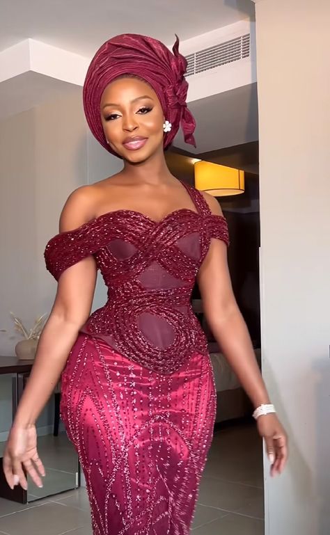 Kente Asoebi Styles, Burgundy Dress Black Women, Ask Ebi Lace Styles, Bridal Asoebi Styles, Red Asoebi Lace Styles, Brown Asoebi Styles, Nigerian Traditional Dresses, Yellow Homecoming Dresses, Aso Ebi Lace Styles