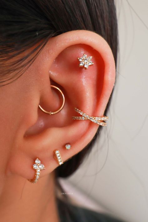 Bar Ear Piercing, Impuria Ear Piercing, Minimalist Ear Piercings, Ear Piercing Ideas, Unique Ear Piercings, Double Ear Piercings, Ear Piercing Jewelry, Ear Piercing Studs, Cool Ear Piercings