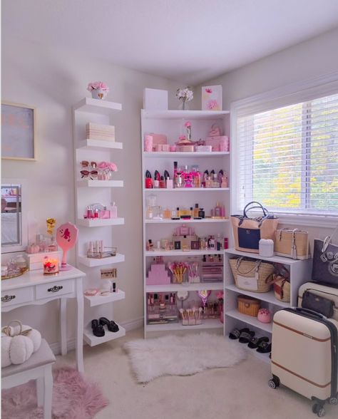 #dressesforwomen #dressing #organization #makeuptable Girly Dressing Room, Closet And Vanity Room Ideas, Makeup Room Aesthetic, Pink White Room, Closet Room Decor, Victoria Bedroom, Closet Beauty Room, Vanity Room Ideas, Glam Bedrooms