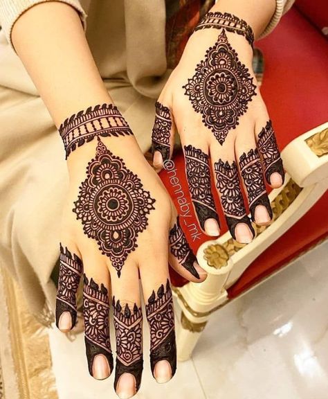 Mehndi Style, Mehndi Patterns, Indian Designer Suits, Henna Designs Hand, Henna Tattoo Designs, Indian Designer, Indian Design, Henna Tattoo, Designer Suits