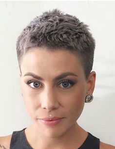 Super Short Haircuts, Really Short Hair, Very Short Haircuts, Short Haircuts For Women, Short Grey Hair, Super Short Hair, Ombré Hair, Haircuts For Curly Hair, Very Short Hair