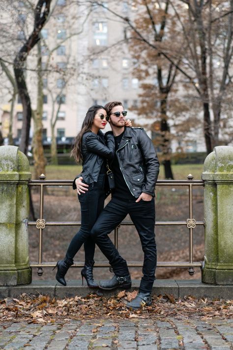 Timeless Classics, Twinning with Him in Leather Jackets - Wendy's Lookbook Photos Couple Mignon, Pose Prewedding, Pre Wedding Photoshoot Outfit, Couple Matching Outfits, Pre Wedding Photoshoot Outdoor, Wedding Photoshoot Poses, Pose Fotografi, Cute Couple Outfits, Couple Picture Poses