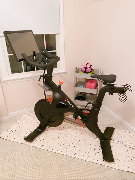 Peloton In Master, Peleton In Bedroom, Peloton Guest Room Ideas, Peloton Aesthetic, Peloton Setup, Peloton Room Ideas, Workout Corner, Peloton Room, She Shed Interior