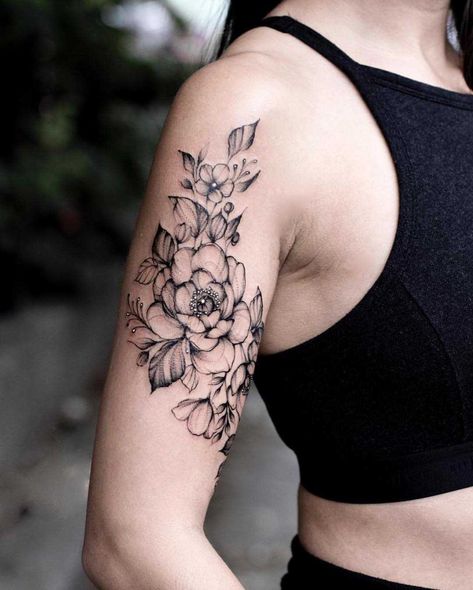 A black floral piece on the right upper arm Half Sleeve Tattoo Upper Arm, Upper Half Sleeve Tattoos, Arm Tattoos Black, Floral Arm Tattoo, Unique Half Sleeve Tattoos, Tattoos Pinterest, Arm Sleeve Tattoos For Women, Quarter Sleeve Tattoos, Tattoos For Women Half Sleeve